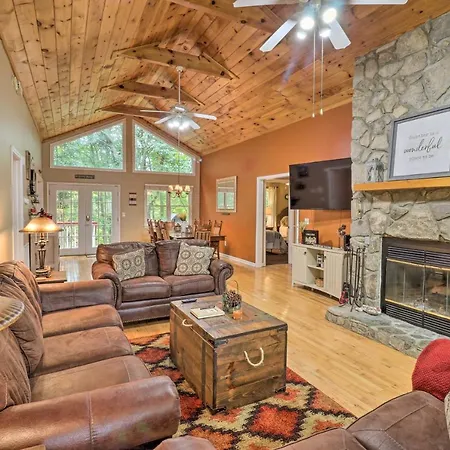 Rustic Red Cabin With Deck In Maggie Valley Club! Exterior photo