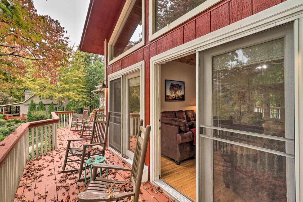 Casa de Férias Rustic Red With Deck In Club!