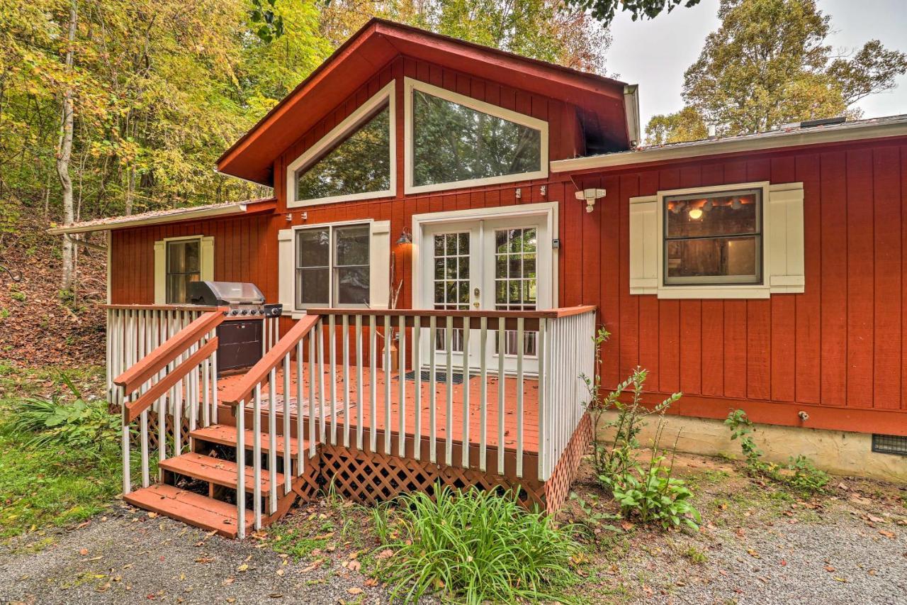 Casa de Férias Rustic Red With Deck In Club! *