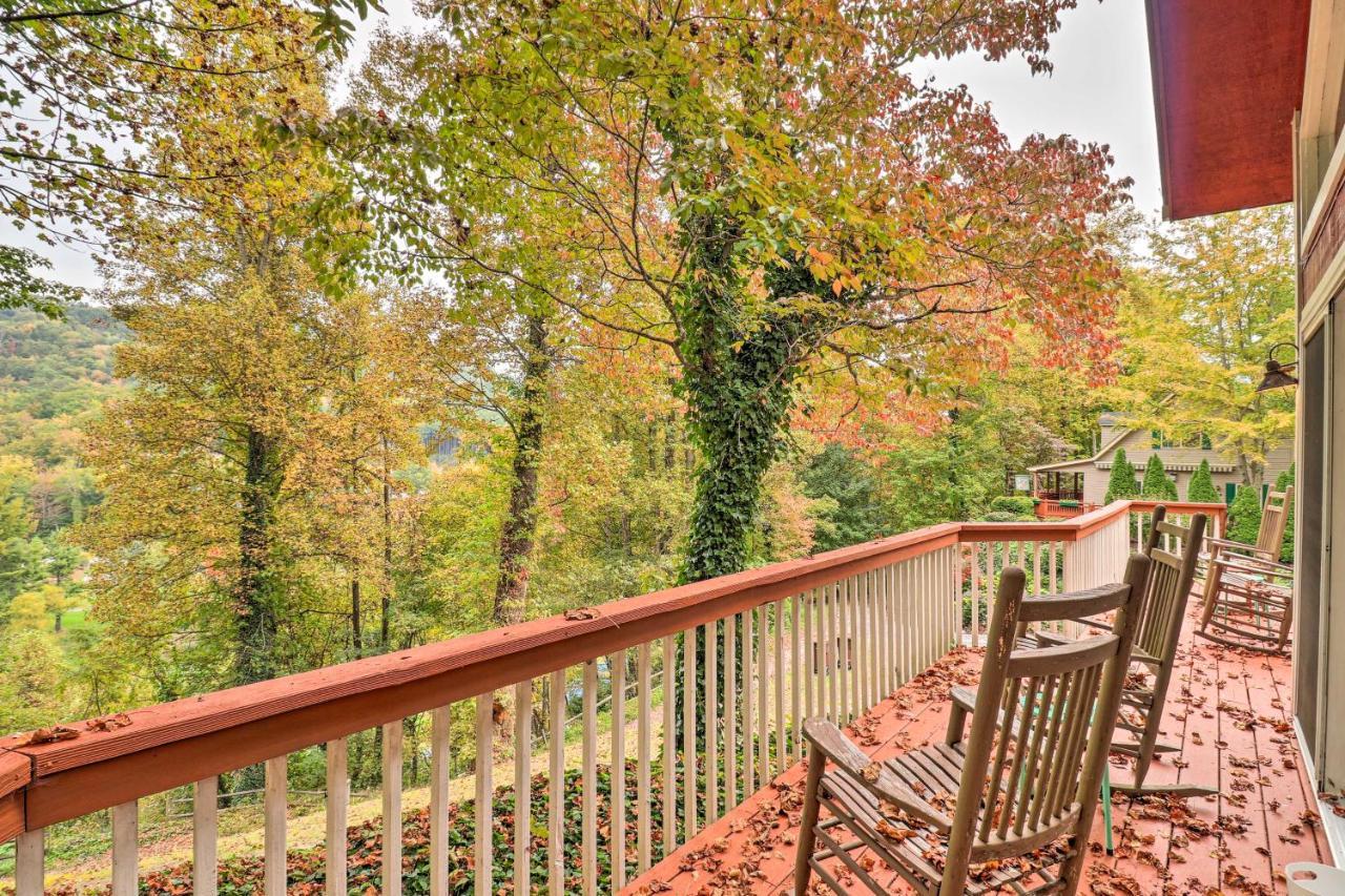 Rustic Red With Deck In Club!