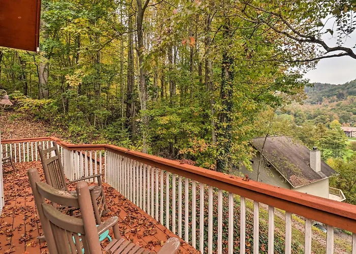 Rustic Red Cabin With Deck In Maggie Valley Club!