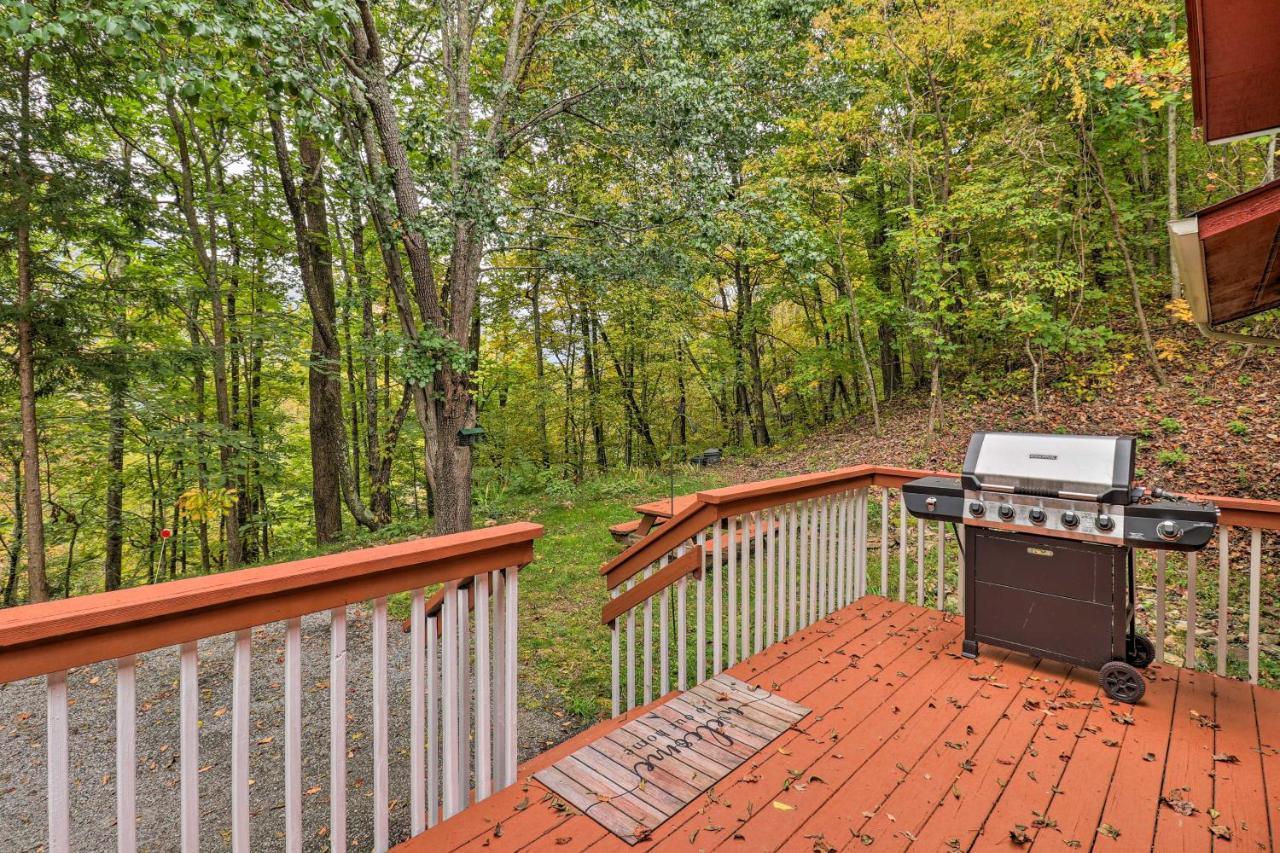 Rustic Red With Deck In Club! Maggie Valley